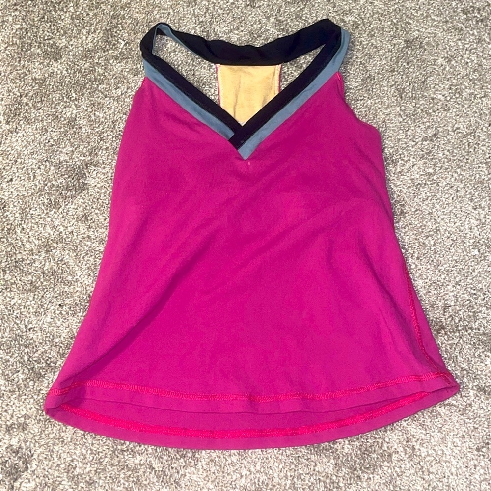 Lululemon tank🍋